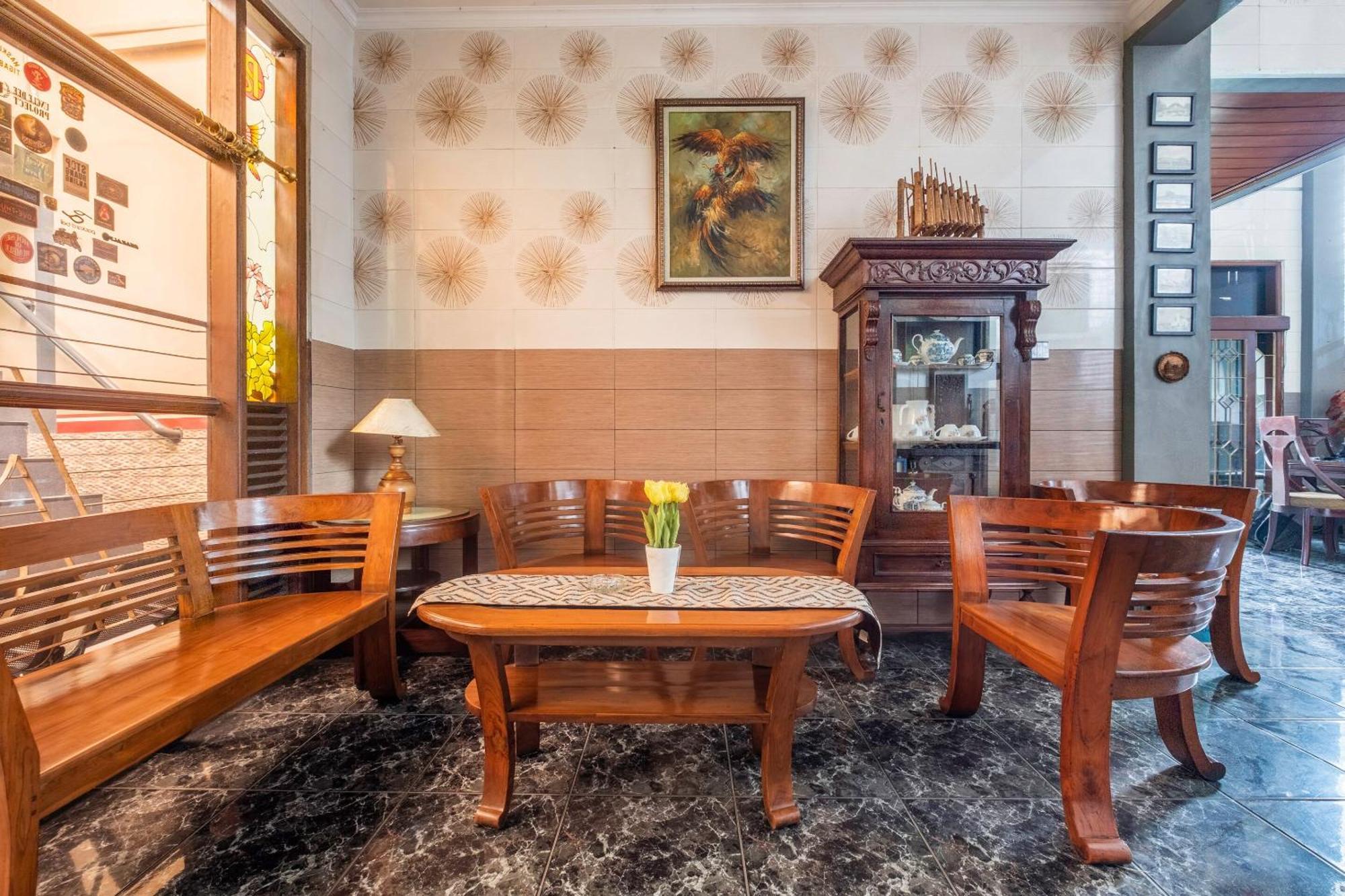 Collection O Kebon Jeruk Near Taman Balai Kota Hotel Бандунг Екстериор снимка